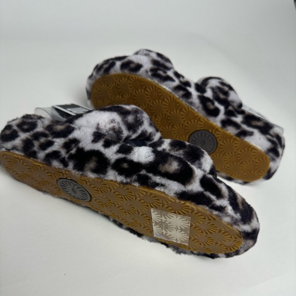 Women’s Ugg Oh Yeah Panther Print Slippers - Picture 6 of 12